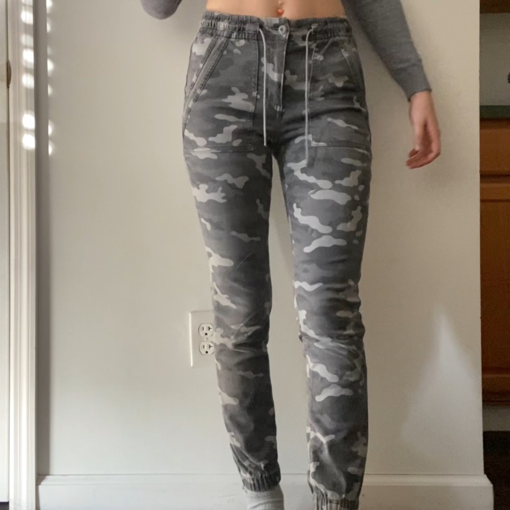 American eagle grey cargo pants